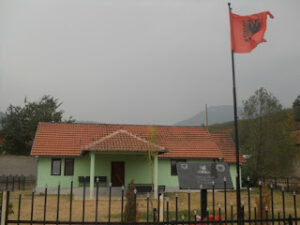 Shtepia e Fshatit ne Lloqan