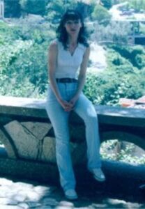 Jeta Beqiraj Praktika ne radio tirana,