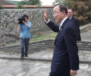 Ban Ki Moon ne Manastirin e Decanit