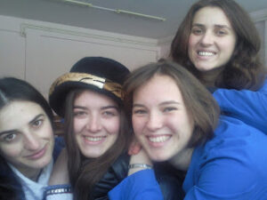 Nxenese nga Shkolla E Mesme Teknike Tafil Kasumaj Decan