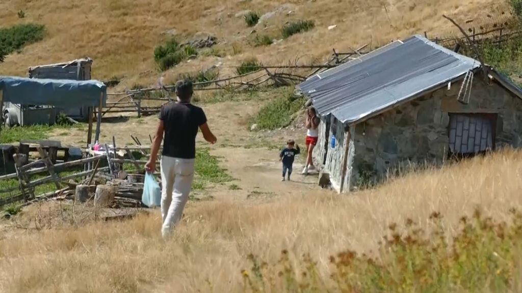 Sequence 14.00 00 08 10.Still004