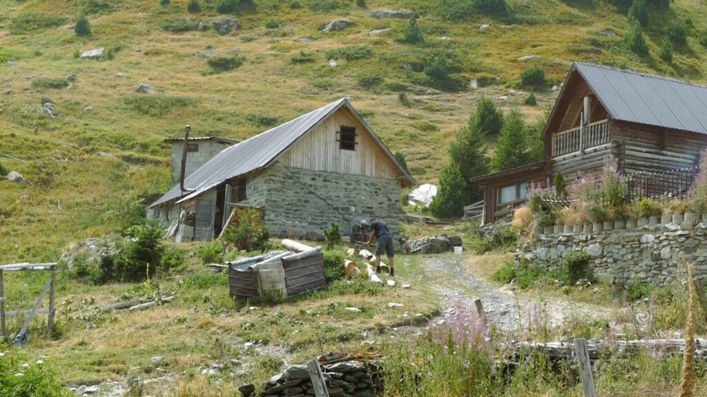 Gropa e Erenikut.00 01 54 07.Still008