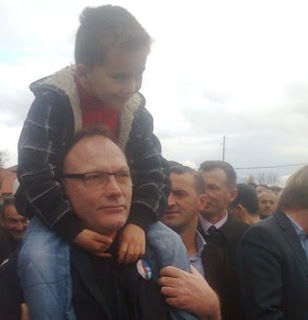 Gllogjan Avoakti Ben Emerson pritet me nderime